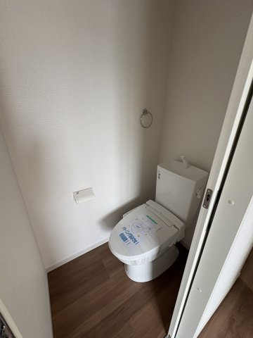 【トイレ】 | 福岡市城南区長尾4丁目2期　3号棟（全4棟）【仲介手数料無料・0円】 | 現地写真。