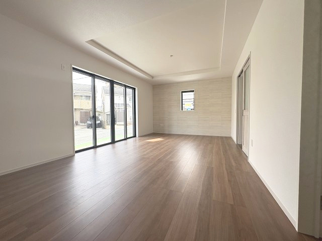 【居間・リビング】 | 福岡市城南区長尾4丁目2期　3号棟（全4棟）【仲介手数料無料・0円】 | 現地写真。