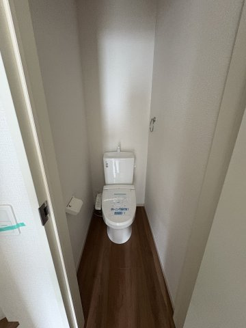 【トイレ】 | 福岡市城南区長尾4丁目2期　3号棟（全4棟）【仲介手数料無料・0円】 | 現地写真。