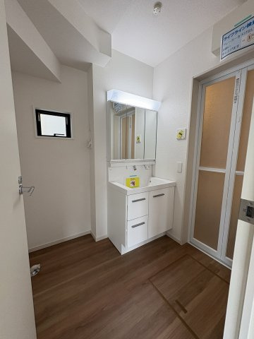 【洗面所】 | 福岡市城南区長尾4丁目2期　3号棟（全4棟）【仲介手数料無料・0円】 | 現地写真。