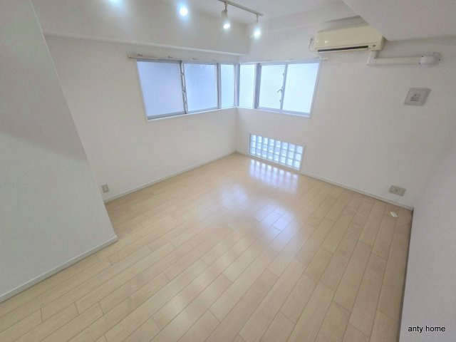 CITY SPIRE日本橋高津　仲介手数料無料の居間・リビング