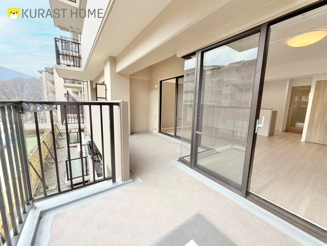 サンシティ桂坂参番館　3階のバルコニー