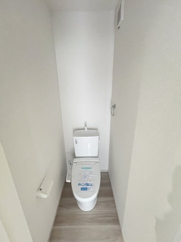 【トイレ】 | 福岡市城南区長尾4丁目2期　4号棟（全4棟）【仲介手数料無料・0円】 | 現地写真。