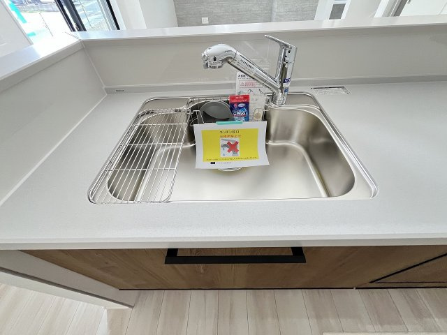 【キッチン】 | 福岡市城南区長尾4丁目2期　4号棟（全4棟）【仲介手数料無料・0円】 | 現地写真。