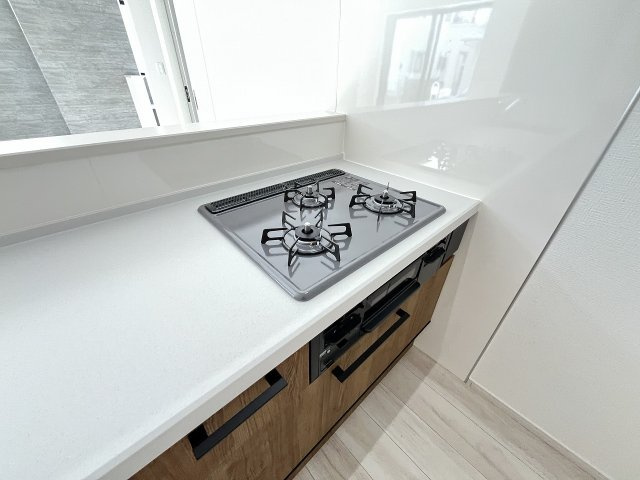 【キッチン】 | 福岡市城南区長尾4丁目2期　4号棟（全4棟）【仲介手数料無料・0円】 | 現地写真。