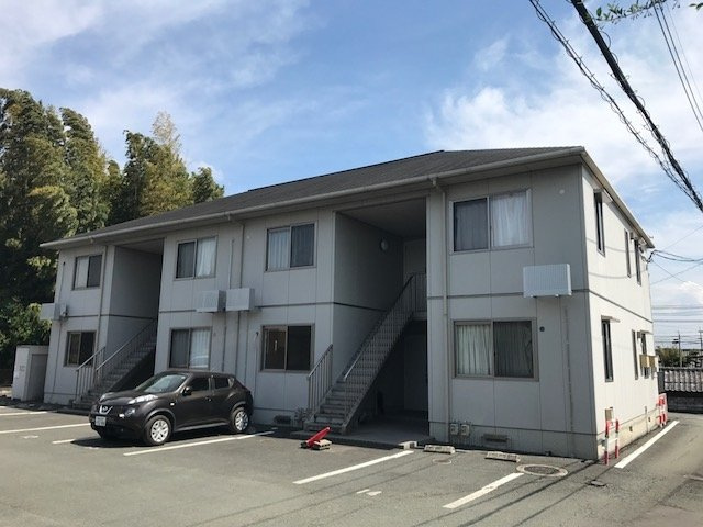 熊本市東区長嶺東７丁目のアパートの駐車場