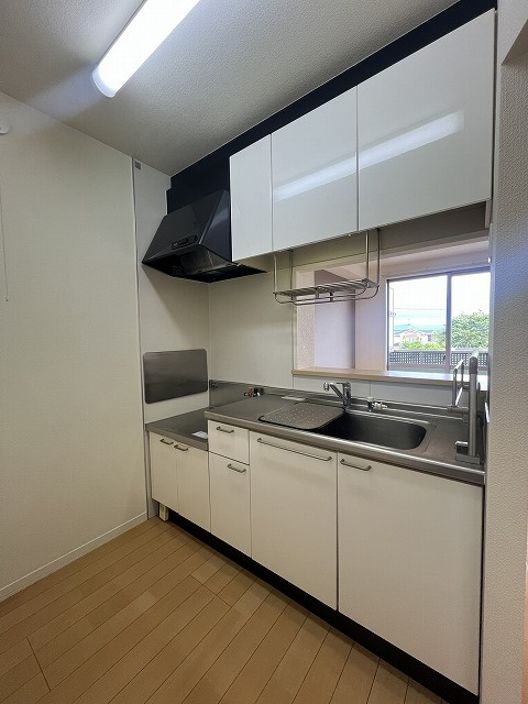 熊本市東区長嶺東７丁目のアパートのキッチン