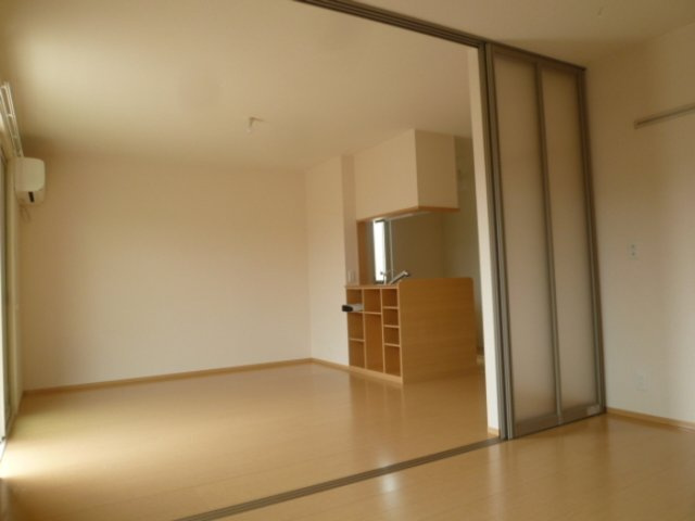 葛城市北花内のアパートの居間・リビング