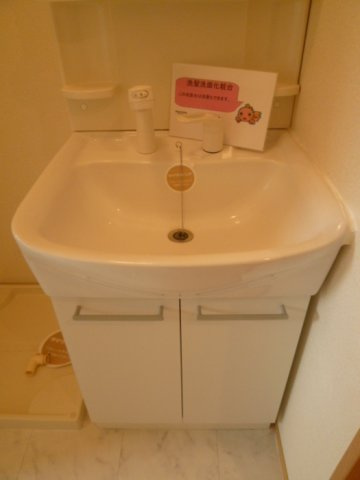 葛城市北花内のアパートの洗面所