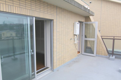 【バルコニー】 | TASK IN 2be1　403 | 約８．５帖の東向きルーフバルコニー♪