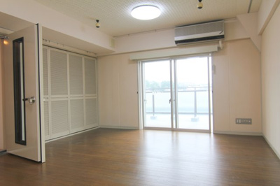 【居間・リビング】 | TASK IN 2be1　403 | ※写真は既契約者がご入居前（２０１３．７）撮影分代用・準備中