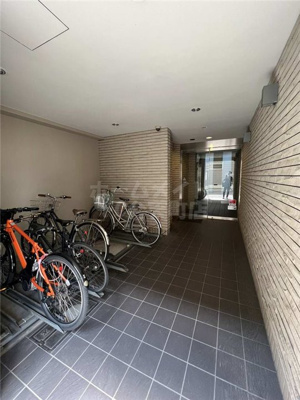 【エントランス】 | Peace Sakai | 落ち着いたエントランスです