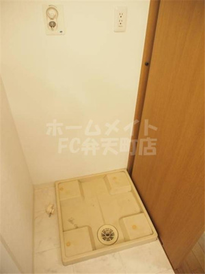 【設備】 | Peace Sakai | 室内洗濯機置き場です