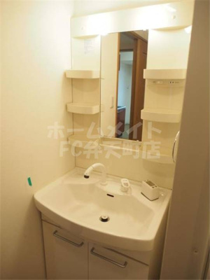 【洗面所】 | Peace Sakai | 明るい洗面所です