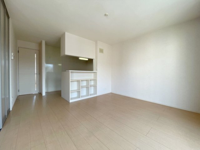 葛城市長尾のアパートの居間・リビング