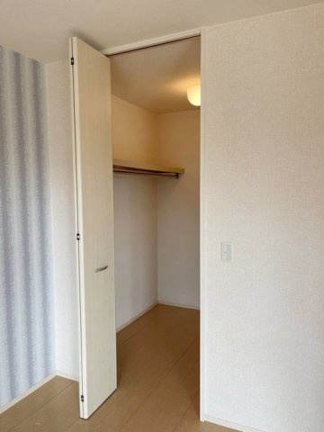 葛城市長尾のアパートの収納