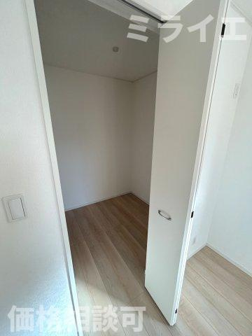 【新築戸建】岩見沢市上幌向南2条8丁目2棟の収納|2階洋室にウォークインクローゼット(納戸)付