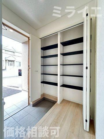 【新築戸建】岩見沢市上幌向南2条8丁目2棟の玄関