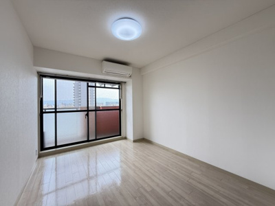 【洋室】 | シャトーレイクルイーズ