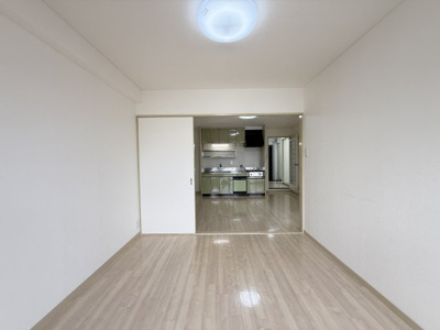 【洋室】 | シャトーレイクルイーズ