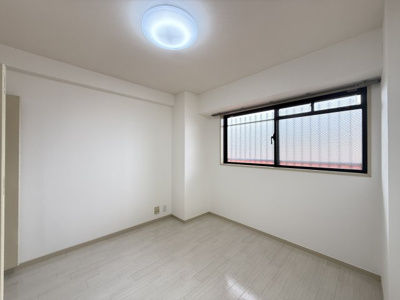 【洋室】 | シャトーレイクルイーズ