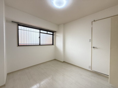 【洋室】 | シャトーレイクルイーズ