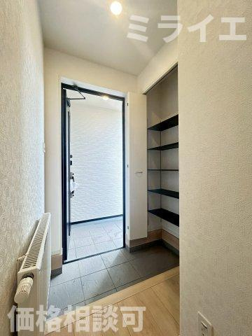 【新築戸建】岩見沢市上幌向南2条8丁目2棟の玄関