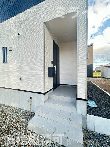 【新築戸建】岩見沢市上幌向南2条8丁目2棟のエントランス