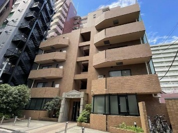 【外観】 | コージーコート西新宿 | 鉄筋コンクリート造のがっちりとした建物。