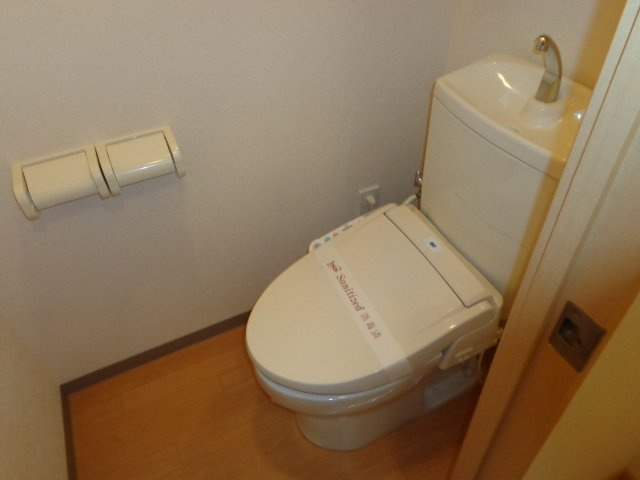 ガーデン池花のトイレ|シャワー付きトイレ