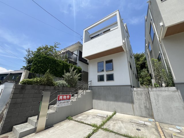 誰しもが羨む住所。それは、「七里ガ浜」。そんな魔法の言葉もアナタのもの【鎌倉市七里ガ浜２丁目】リフォームの外観|建物外観を気になさる方へ、見た目の良い物件です