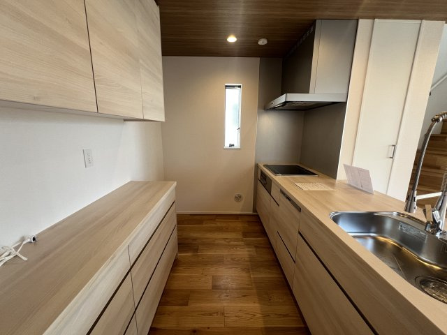 七里ガ浜ってだけでやられます！【鎌倉市七里ガ浜2丁目】リフォーム中古戸建のキッチン|きれいなキッチンです