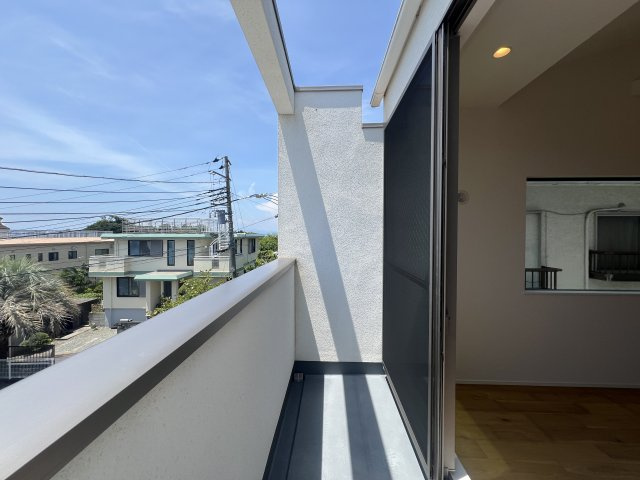 誰しもが羨む住所。それは、「七里ガ浜」。そんな魔法の言葉もアナタのもの【鎌倉市七里ガ浜２丁目】リフォームのバルコニー|陽当たり良好なバルコニーです
