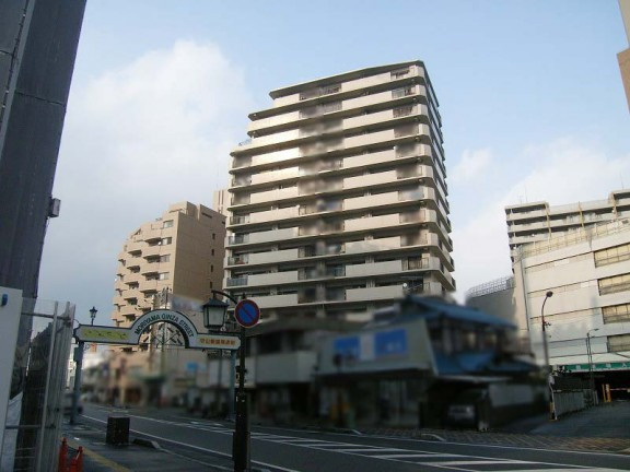 コスモ守山の外観