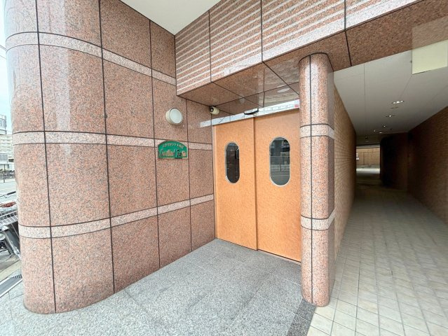 エクセレント上新17のエントランス