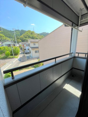 孕西町貸家のバルコニー