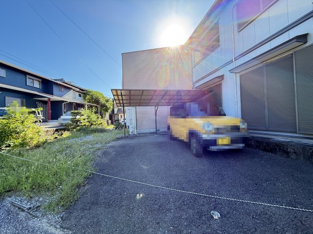 孕西町貸家の駐車場