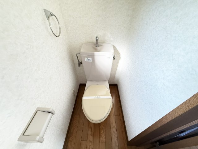 孕西町貸家のトイレ