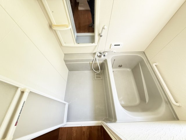 孕西町貸家の浴室