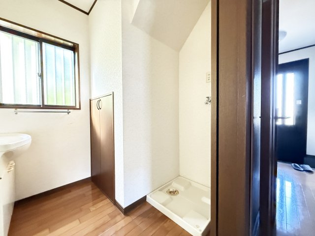 孕西町貸家の洗面所