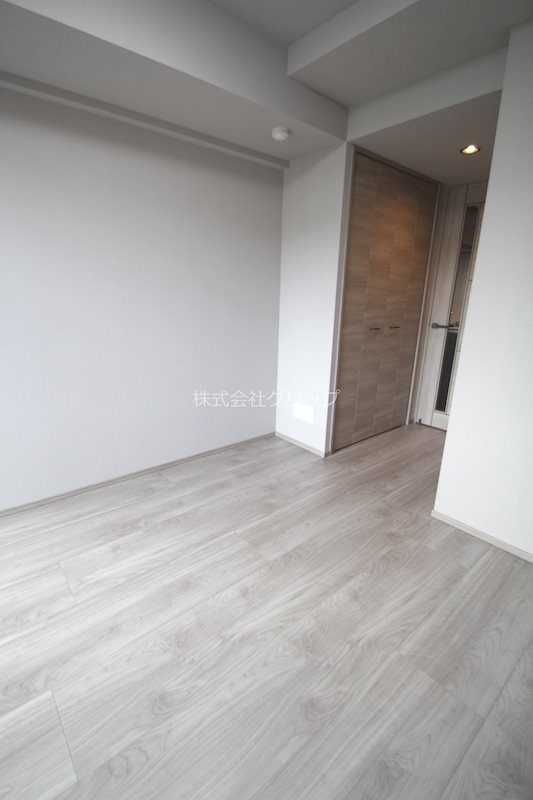 Le'a横濱阪東橋弐番館の洋室