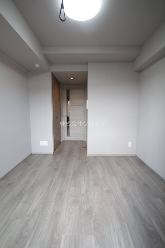 Le'a横濱阪東橋弐番館の居間・リビング