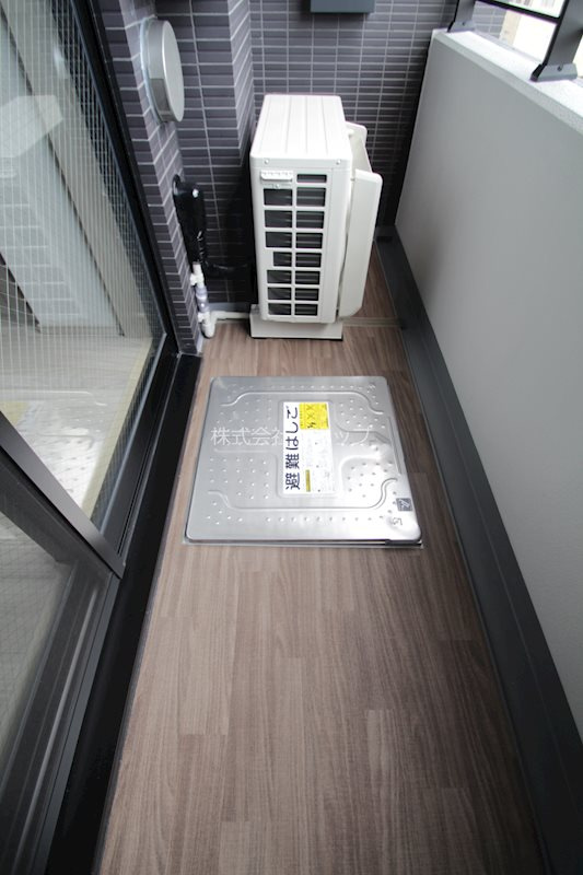 Le'a横濱阪東橋弐番館のバルコニー