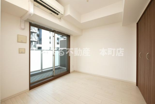 アール大阪グランデの居間・リビング