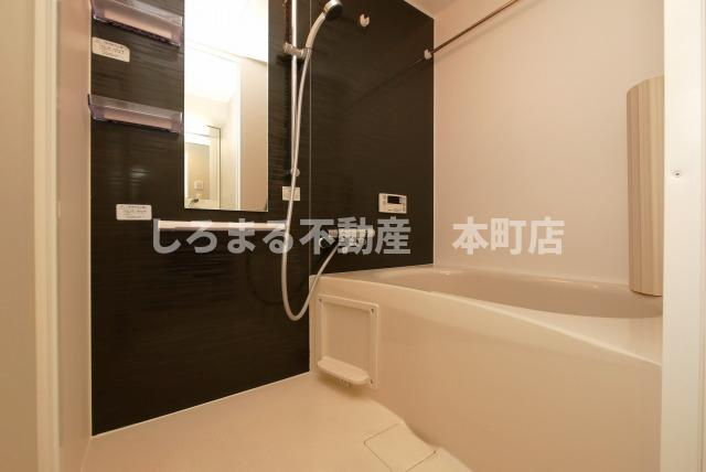 アール大阪グランデの浴室