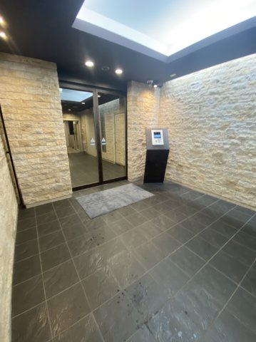 レジディア九段下のエントランス