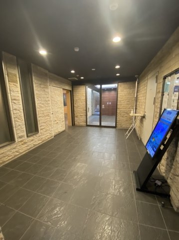 レジディア九段下のロビー