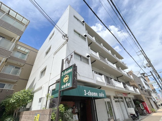 淀リバーハイツの外観