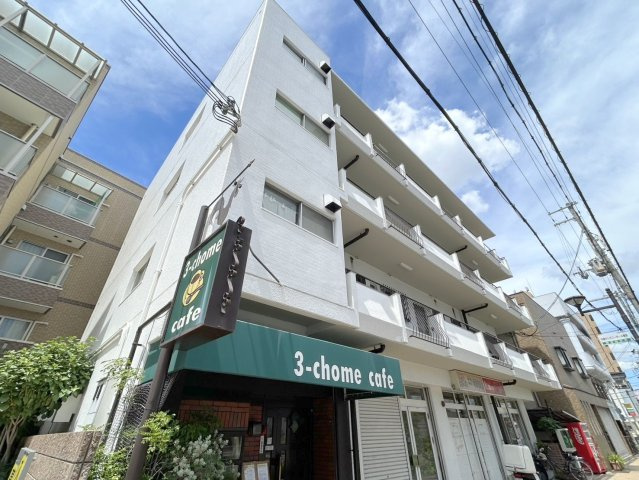 淀リバーハイツの外観