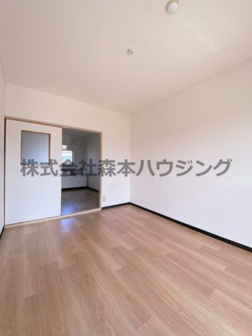 【洋室】 | 　ウエストコート | 使いやすい洋室です